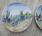 Wand Borden met Boten en Vissers op de Kade in de Haven, Antiek en Kunst, Ophalen of Verzenden
