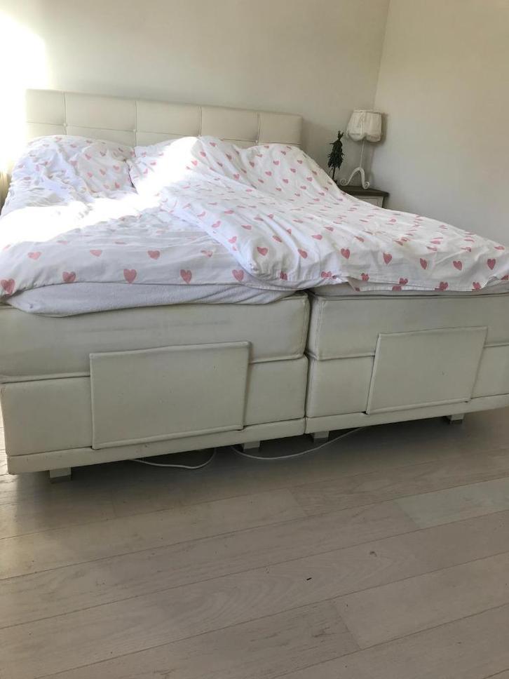 Luxe Boxspring, Huis en Inrichting, Slaapkamer | Boxsprings, Gebruikt, 180 cm, 210 cm, Tweepersoons, Wit, Crème, Ophalen