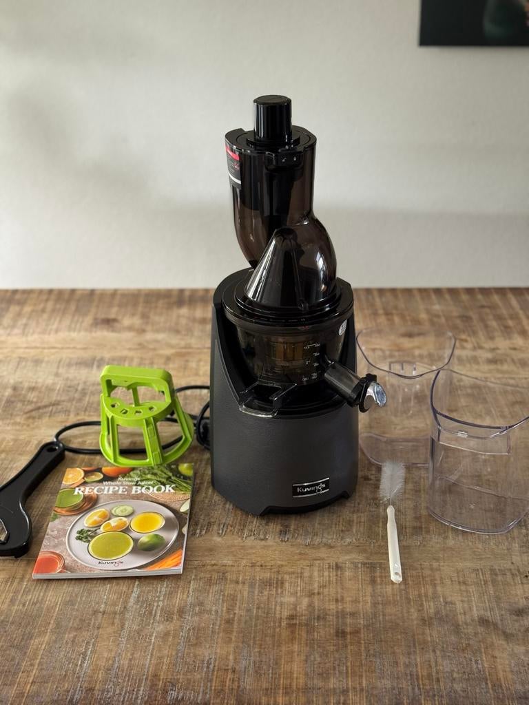 Kuvings Slowjuicer EVO 820, voor gezonde lifestyle, zgan!, Ophalen, Zo goed als nieuw, Elektrisch, Slowjuicer