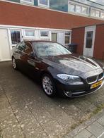 BMW 5-Serie 3.0 I 523 AUT 2010 Grijs, Auto's, Parkeersensor, Achterwielaandrijving, Zwart, 2996 cc