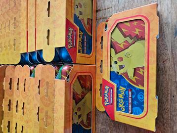 Pokemon back to skool. Tins  beschikbaar voor biedingen