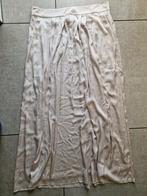 Creme satijnen lange rok maat xl, Kleding | Dames, Rokken, Beige, Maat 46/48 (XL) of groter, Ophalen of Verzenden, Zo goed als nieuw