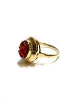 14k gouden ring met een gesneden bloedkoraal, Sieraden, Tassen en Uiterlijk, Ringen, -, -, Ophalen of Verzenden, Dame