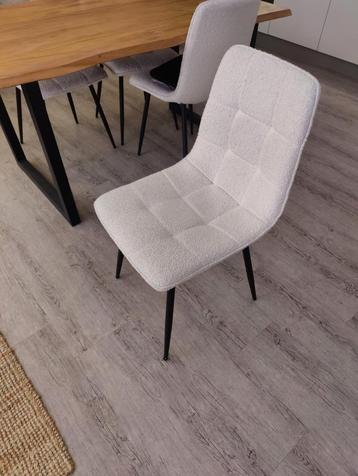 Eetkamer stoelen (4 stuks) teddy stof wit/gebroken wit/ beschikbaar voor biedingen