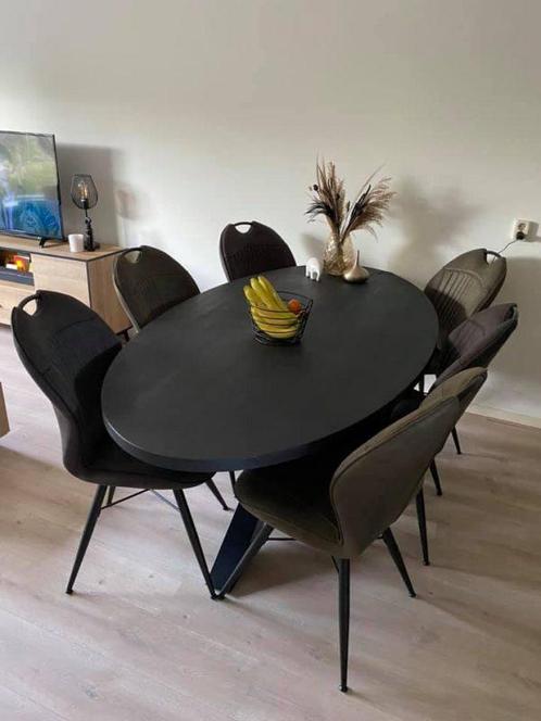 Eiken Ovale tafel zwart, Huis en Inrichting, Tafels | Eettafels, Nieuw, Eikenhout