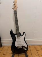 Elektrische gitaar met versterker, riem en standaard, Muziek en Instrumenten, Snaarinstrumenten | Gitaren | Elektrisch, Overige merken