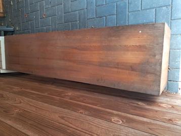 Langwerpige tafel massief grenen. 