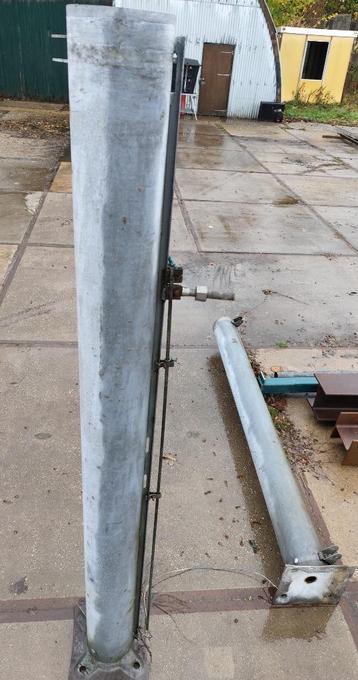 2 stalen sluitpalen, gegalvaniseerd, voor hekwerk Heras beschikbaar voor biedingen