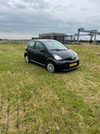 Toyota Aygo 1.0 12V Vvt-i 5DRS 2012 Zwart, Voorwielaandrijving, Stof, Metallic lak, 4 stoelen