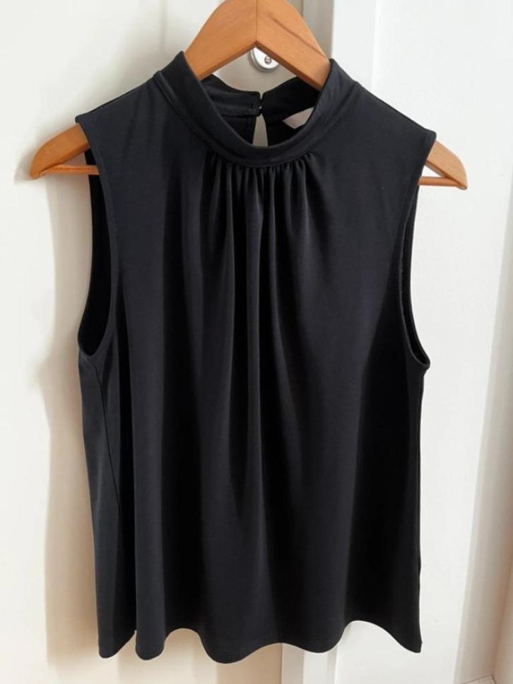 H&M | Maat M | Mooie zwarte top, elegante hals, Kleding | Dames, Tops, Zo goed als nieuw, Maat 38/40 (M), Zwart, Zonder mouw, Ophalen of Verzenden