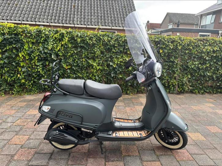 BTC RIVA, Fietsen en Brommers, Snorfietsen en Snorscooters, Zo goed als nieuw, Overige merken, Benzine, Ophalen