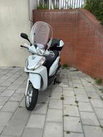 Honda SH300i ABS - incl. Splinternieuwe Michelin banden, Motoren, Motoren | Honda, 300 cc, Particulier, Overig, Minimaal motorrijbewijs A2