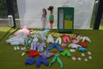 Vintage groen Fleur/ Sindy koffertje met 2 poppen kleding, Verzamelen, Poppen, Ophalen of Verzenden, Gebruikt, Pop