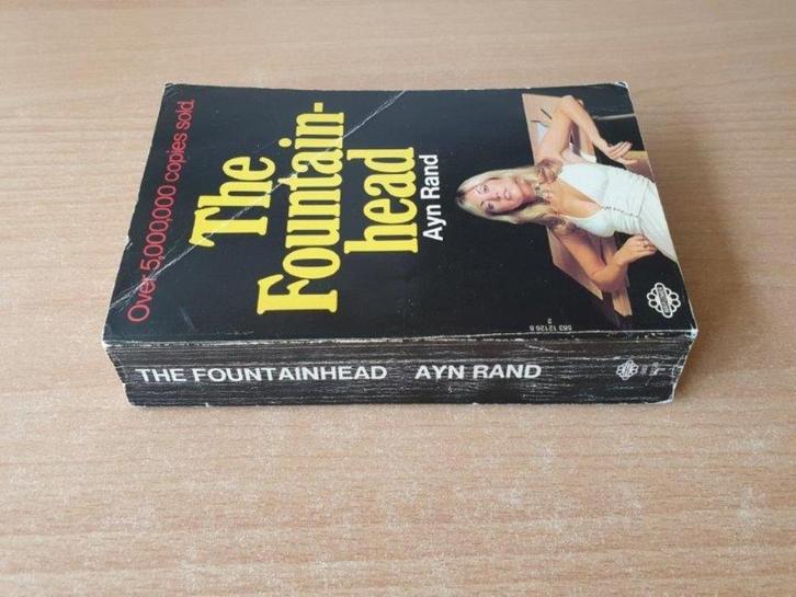 Ayn Rand - The Fountainhead (pocket)/ Eeuwige Bron (pb), Boeken, Fantasy, Gelezen, Ophalen of Verzenden
