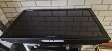 Panasonic TV - oudere tv maar werkt prima beschikbaar voor biedingen