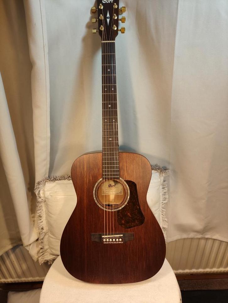 Nieuwe Cort volledig massieve Luce 450C met nieuwe draagtas, Muziek en Instrumenten, Snaarinstrumenten | Gitaren | Akoestisch
