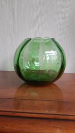 art deco uraniumgroen vaas met geribbelde rand, Antiek en Kunst, Antiek | Glas en Kristal, Ophalen of Verzenden