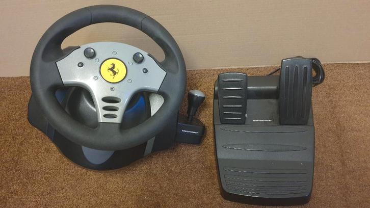 Racestuur Thrustmaster Force feedback GT Ferrari, Computers en Software, Joysticks, Zo goed als nieuw, Ophalen of Verzenden