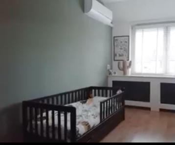 Peuterbed 70x 140cm Petite Amelie mét lade beschikbaar voor biedingen