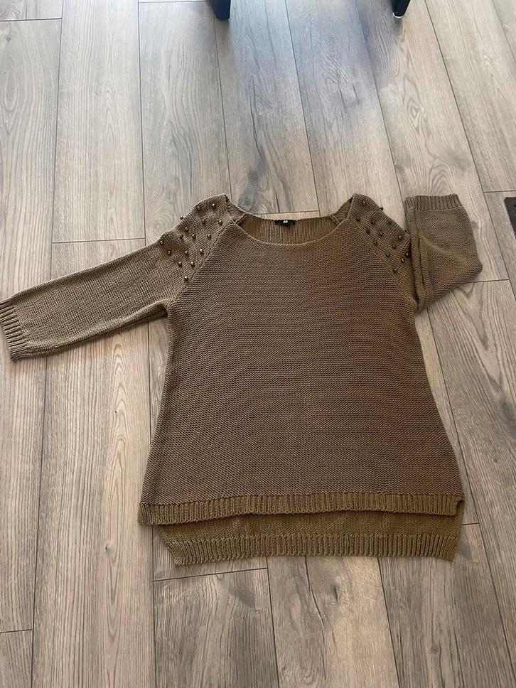 Prachtige groene H&M Trui met 3/4 mouw met "Studs" maat L, Kleding | Dames, Truien en Vesten, Zo goed als nieuw, Maat 42/44 (L)