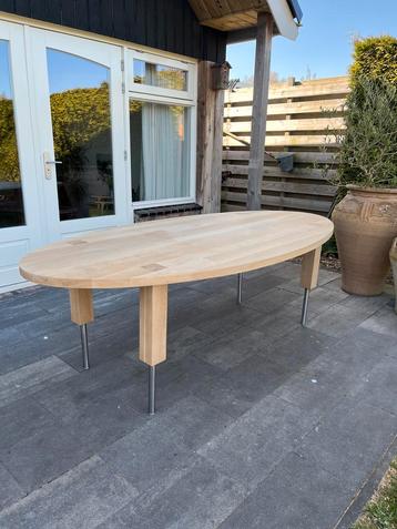Zeer mooie Jelle eettafel ( eiken ) van Pilat & Pilat beschikbaar voor biedingen