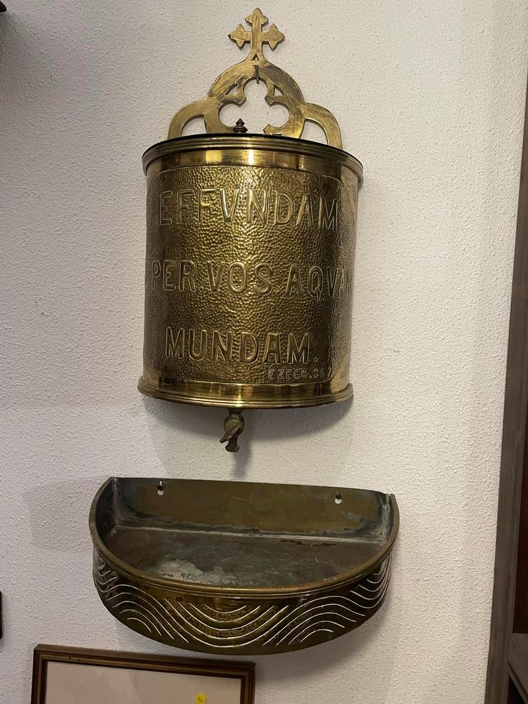 Antiek Koperen Wijwatervat met Latijnse Tekst, Antiek en Kunst, Ophalen of Verzenden