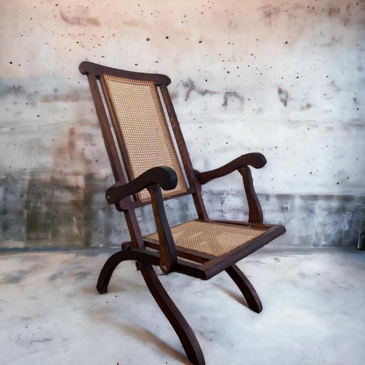 Antieke inklapbare stoel met gewoven zitting /rugleuning, Huis en Inrichting, Stoelen, Gebruikt, Eén, Bruin, Ophalen