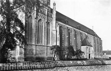 (300-023-039) Elst Kerkgebouw beschikbaar voor biedingen