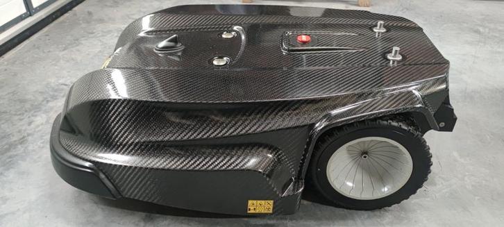 Robotmaaier Wiper yard 2000S. 20.000M2, Tuin en Terras, Robotmaaiers, Zo goed als nieuw, Meer dan 25 cm, Ophalen of Verzenden