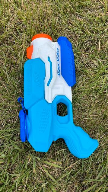 Nerf waterpistool beschikbaar voor biedingen