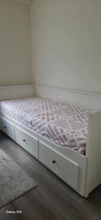 İkea Hemnes Bed- zonder matras, Huis en Inrichting, Slaapkamer | Bedden, Ophalen of Verzenden, Zo goed als nieuw