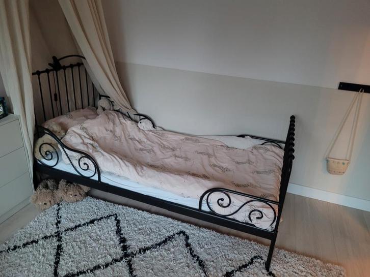 Ikea Minnen Meegroeibed + Matras, Kinderen en Baby's, Kinderkamer | Bedden, Gebruikt, Minder dan 140 cm, 70 tot 85 cm, Lattenbodem