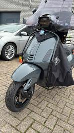 Vespa sprint 2017, Fietsen en Brommers, Scooters | Vespa, Ophalen, Zo goed als nieuw