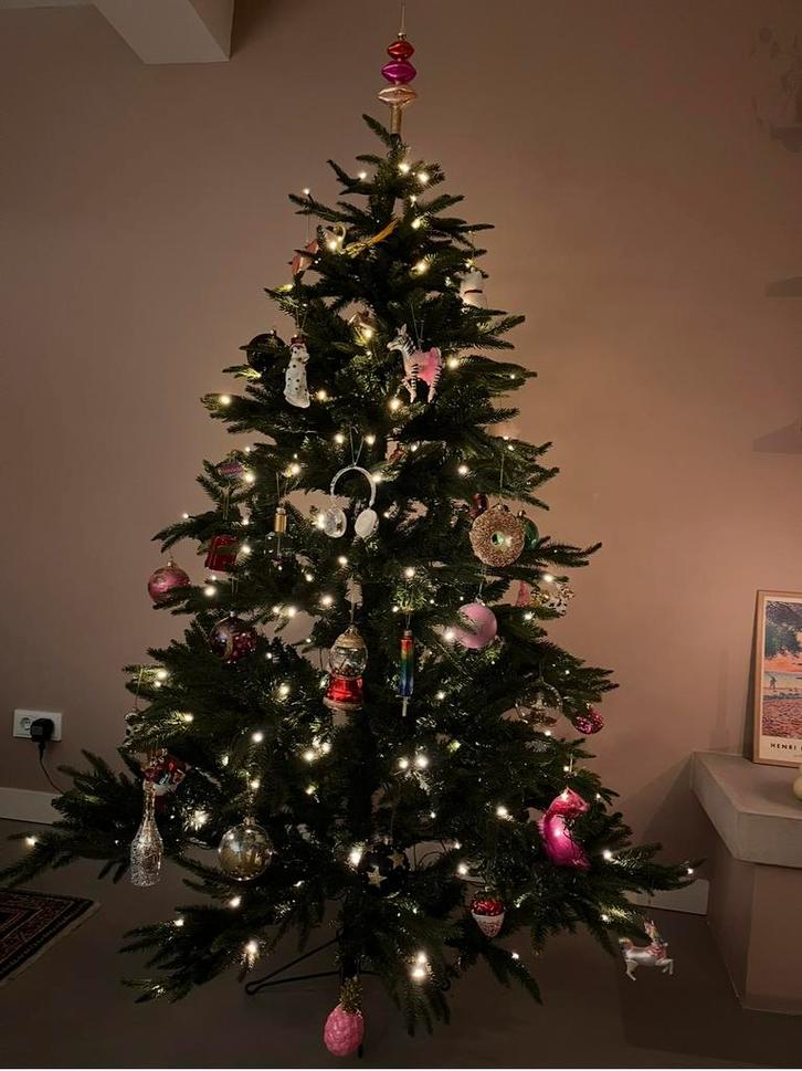 Kunstkerstboom Blackbox 185cm hoog met vaste verlichting, Diversen, Kerst, Zo goed als nieuw, Ophalen