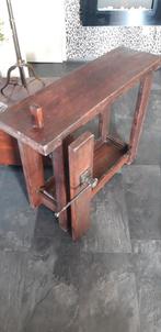 Vintage werkbankje met bankschroef., Ophalen