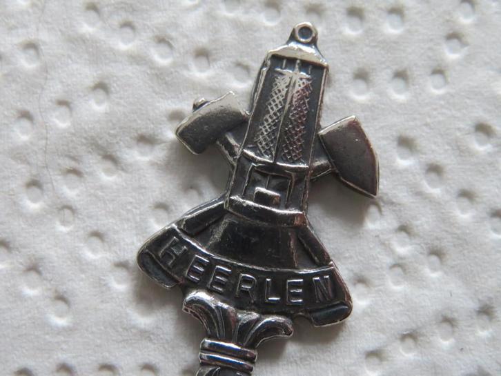 Verzilverd Keltum Lepeltje Heerlen, Mijnwerker in Lepelbak, Verzamelen, Porselein, Kristal en Bestek, Zo goed als nieuw, Bestek