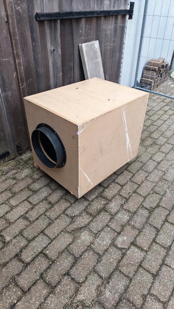 Airfan Softbox MDF 550 m³ — stille en krachtige afzuigbox, Doe-het-zelf en Verbouw, Ventilatie en Afzuiging, Zo goed als nieuw