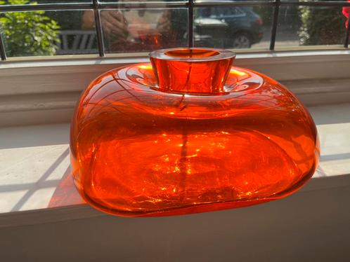 Mooie oranje vaas Leerdam? bijzonder en mooi model 25x25x13, Antiek en Kunst, Antiek | Vazen, Ophalen