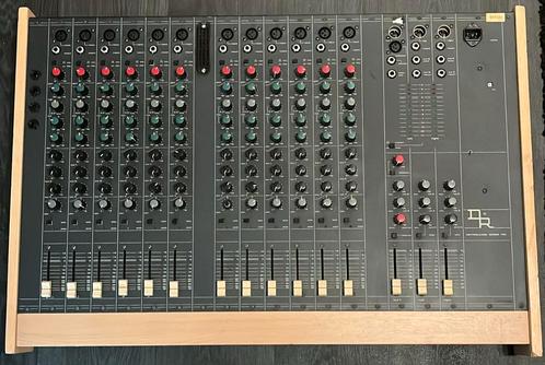 D & R 700 12 kanaals mengpaneel made in the Netherlands., Muziek en Instrumenten, Mengpanelen, Gebruikt, 10 tot 20 kanalen, Microfooningang