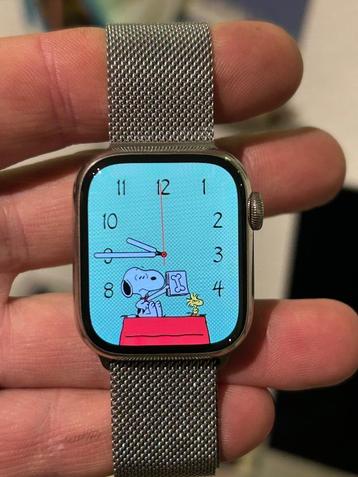 Apple Watch 7 (GPS+Cellular) Zilver RVS 41 mm Milanes bandje beschikbaar voor biedingen