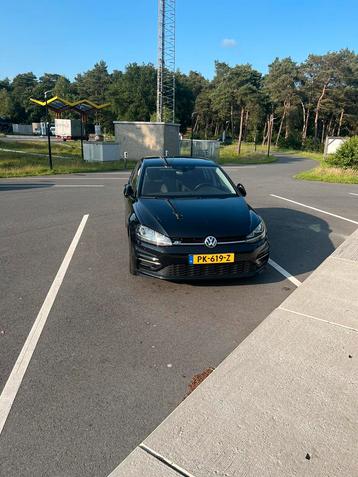 Volkswagen Golf 1.6 TDI 115pk 7-DSG 5D 2017 Zwart beschikbaar voor biedingen