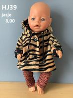 Poppenkleertjes baby pop jasje. Opbrengst KiKa., Ophalen, Nieuw, Babypop