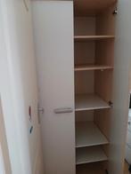 Gratis af te halen Witte kledingkast met planken, Ophalen, Gebruikt, 100 tot 150 cm, 150 tot 200 cm