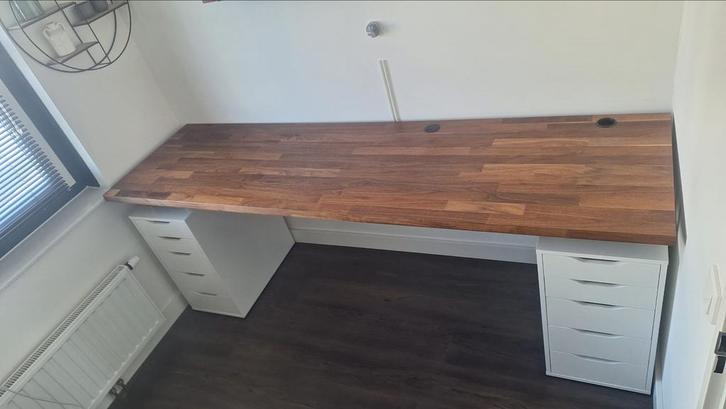 Bureau met Alex ladekasten van IKEA, Huis en Inrichting, Bureaus, Zo goed als nieuw, Bureau, Ophalen