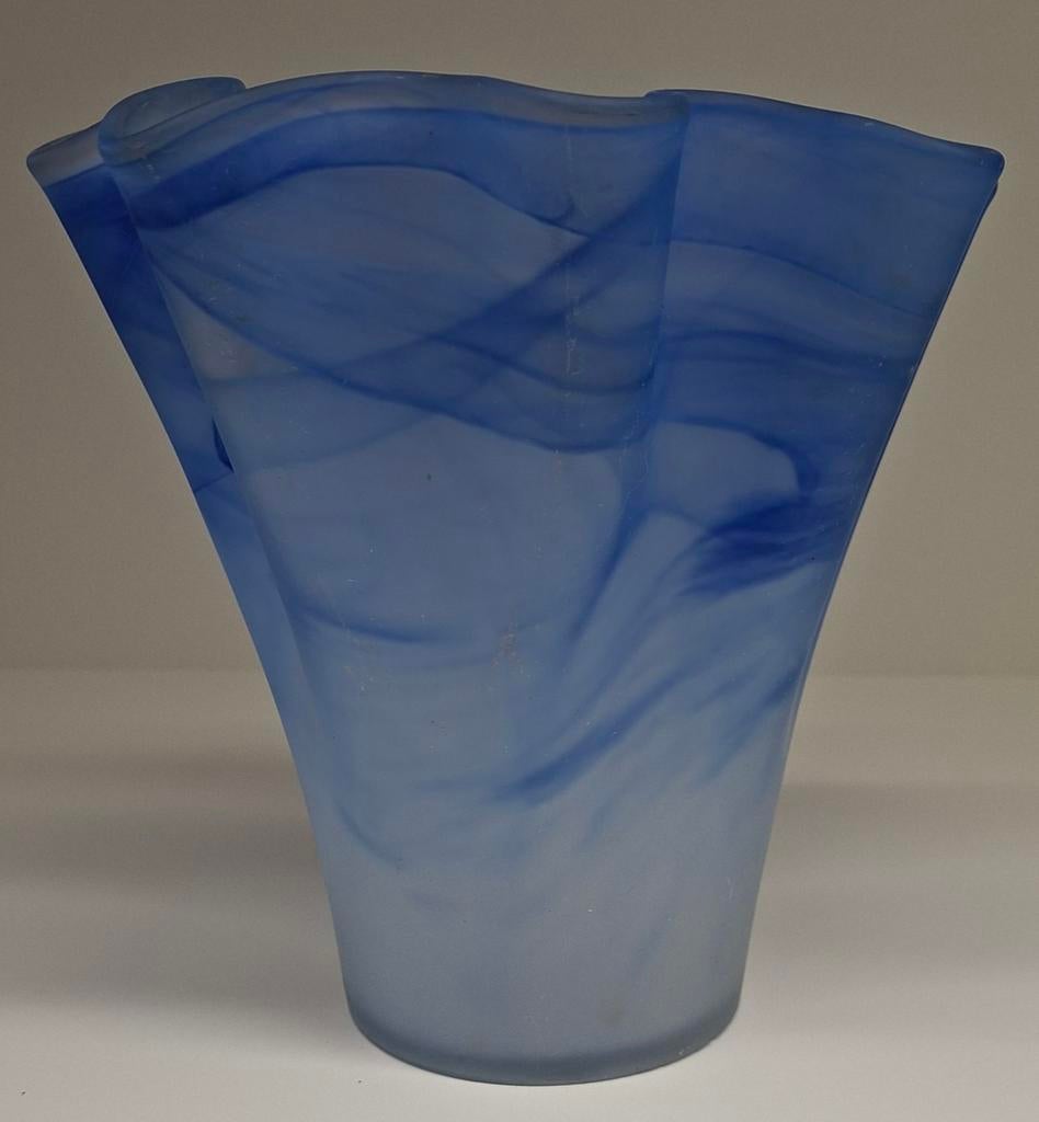 Bijzondere Zakdoekvaas Blauw Glas., Huis en Inrichting, Ophalen of Verzenden, Blauw, Glas, Minder dan 50 cm