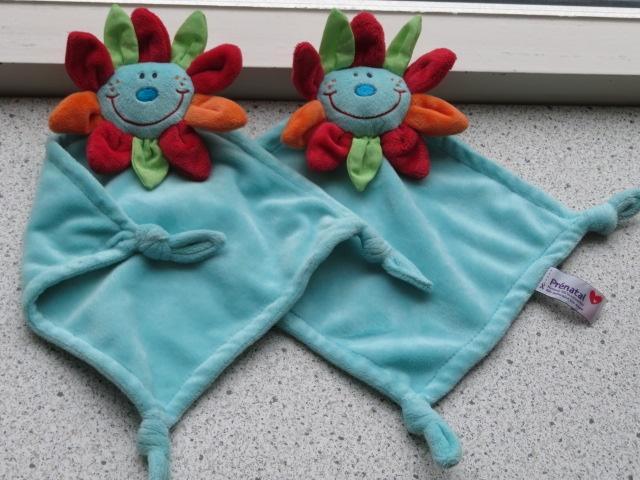 Knuffeldoek bloem Prenatal pieper in de bloem + knisperfolie, Kinderen en Baby's, Speelgoed | Knuffels en Pluche, Zo goed als nieuw