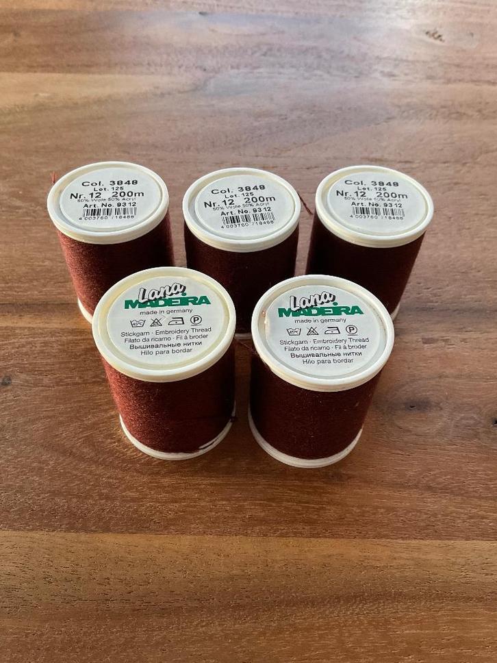 10 klosjes diverse Madeira garens, Hobby en Vrije tijd, Kantklossen, Zo goed als nieuw, Garen, Ophalen of Verzenden