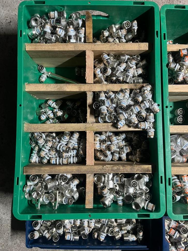 Uponor s-press koppelingen, Doe-het-zelf en Verbouw, Buizen en Afvoer, Zo goed als nieuw, Overige typen, Overige materialen, 6 meter of meer