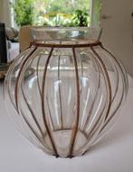 Vintage, Venetiaanse glazen vaas met ijzeren omhulsel., Huis en Inrichting, Woonaccessoires | Vazen, Ophalen of Verzenden