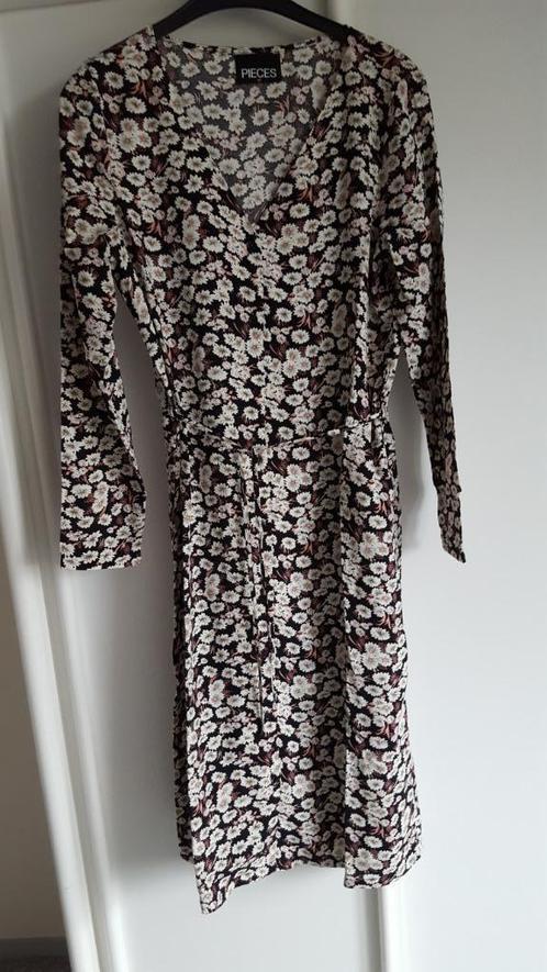 Pieces jurk maat XS, Kleding | Dames, Jurken, Nieuw, Maat 34 (XS) of kleiner, Zwart, Onder de knie, Ophalen of Verzenden